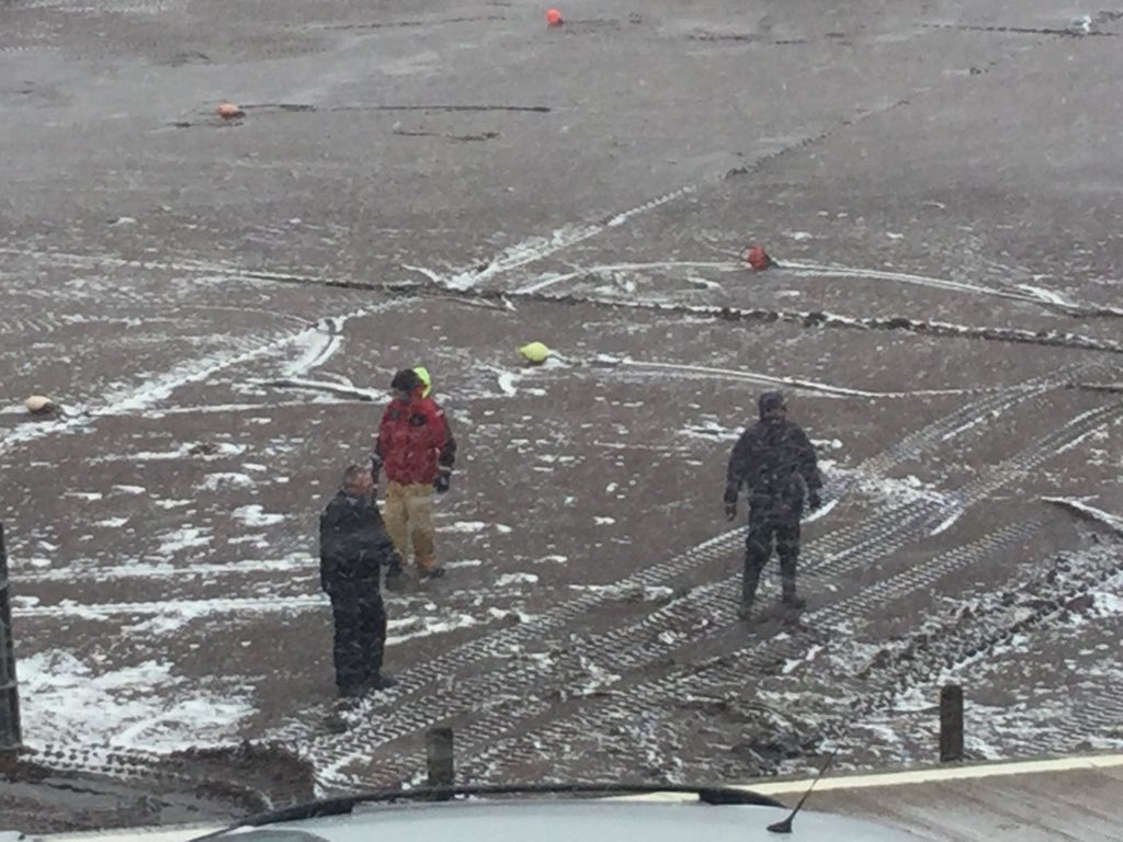 TorBayHarbour's tweet photo. What ever the weather our Torquay and Paignton Harbour Team are out and about.

Annual moorings inspection and maintenance work at #PaigntonHarbour 

#Torbay #Harbours #Maintenance #BeastFromTheEast https://t.co/LlcmeKlCYj
