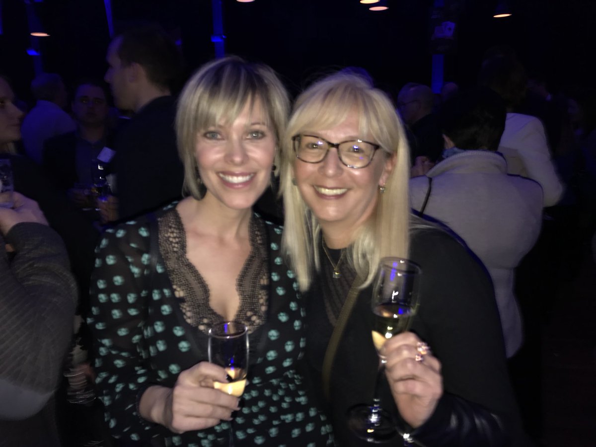 Jackie_mahieux's tweet photo. Fijne ontmoeting met @hannetroonbeeckx. Interessant gesprek over #influencer @jcizuidlimburg 😸#jci #influencers #influenster #brand #krcgenkladies #jciaward https://t.co/VTQxdXsZt3