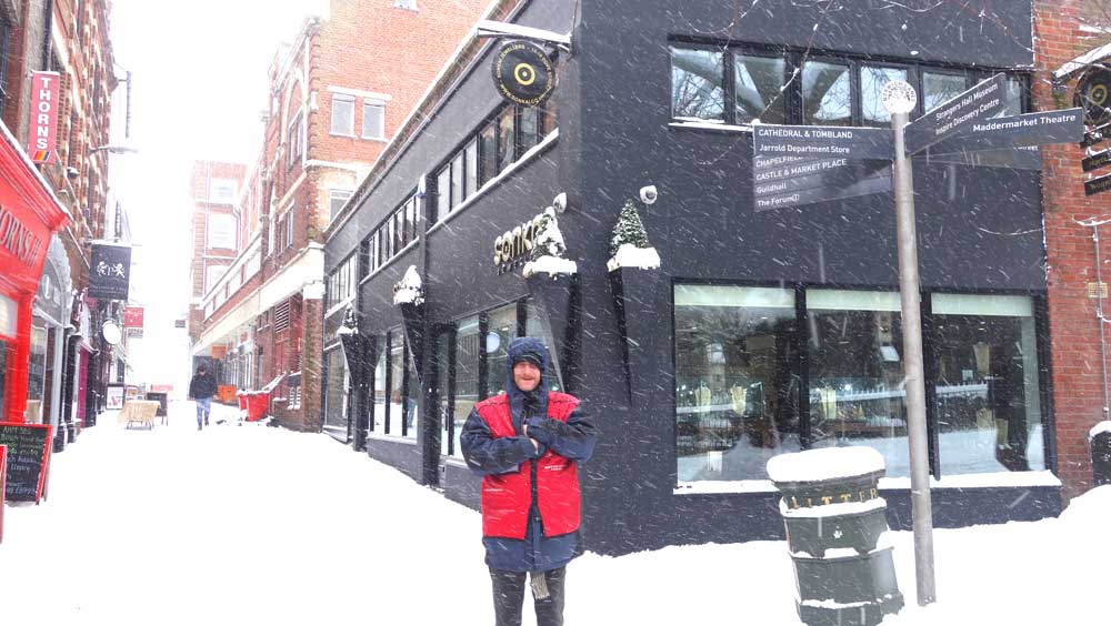 Morning people, another #snowday for the kids and staff but you can't keep a good African down - or Jim it seems! Both Craig and Jim will be back at work today for any jewellery or <a href="/BigIssue/">Big Issue</a> related needs! #open #BeastFromTheEast <a href="/NorwichLanes/">Norwich Lanes</a>