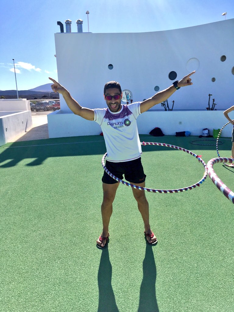 anitacfuller's tweet photo. @clublasanta We really enjoyed hoolahooping fun back in December @mburdalo @Diegoserca https://t.co/jGez4nIiv9