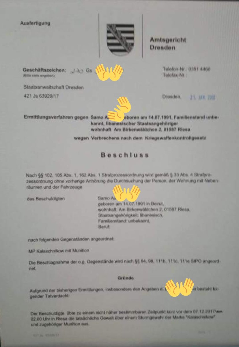 lutzbofficial's tweet photo. Ist das echt und wenn ja, warum liest man nicht einmal in der Lokalpresse darüber, dass ein "Flüchtling" mit Kalschnikow durch die Gegend rennt?
#MoslemTerror #Islam #Terrorismus #Flüchtlingskriminalität #Migrantenterror https://t.co/vBXwEdVhZX