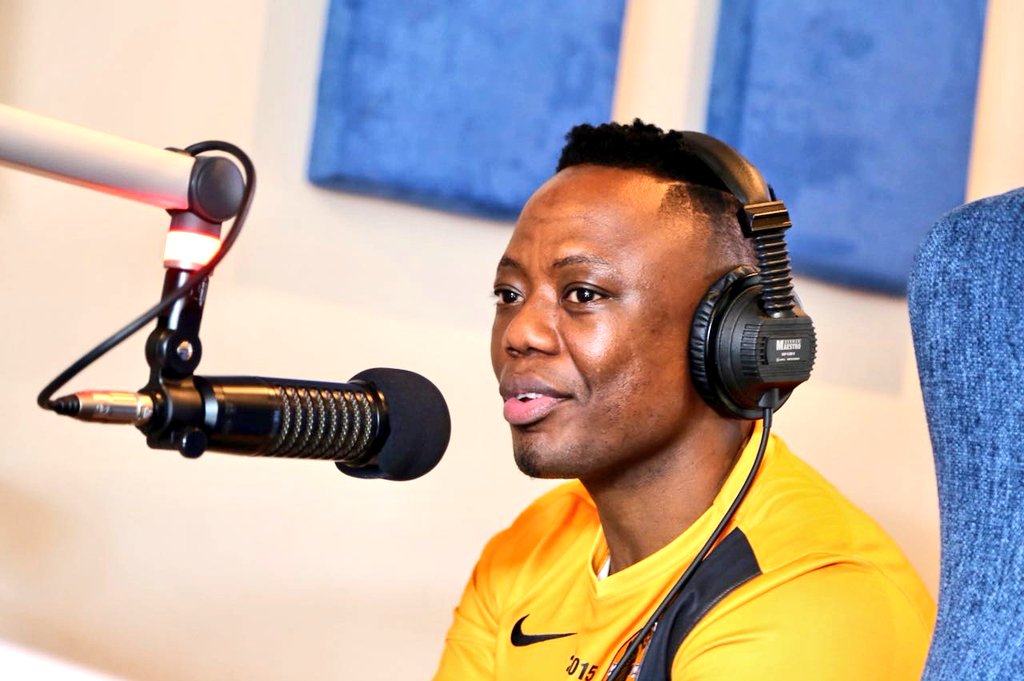M_SportsSA's tweet photo. @djtira &amp; @naakMusiQ also joined @IamDJMandla &amp; @TumiKgasoe on @vvsportsradio 📻 this morning to chat about @blacklabelsa 's ❌#NoExcuse ❌ movement https://t.co/sAoWCfbgz0