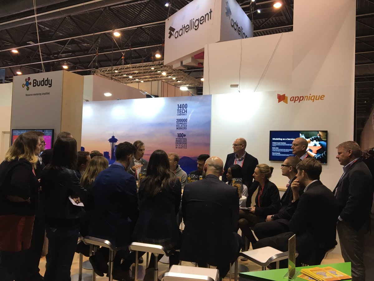 LucyAtkinson13's tweet photo. Pitching event success! The Austrians mobile tech companies meet with the Washington State delegation in Barcelona #MWC18 @WAStateCommerce @Trade_FDI @exportaustria https://t.co/Ru2dl71XfQ