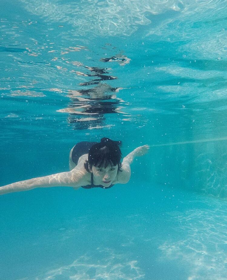 chascam7's tweet photo. 水の中のる鹿ちゃんがあまりにもあどけなく儚い上に妙に色っぽくて美しいが過ぎる..言葉を失った https://t.co/HUnEAeV8cJ
