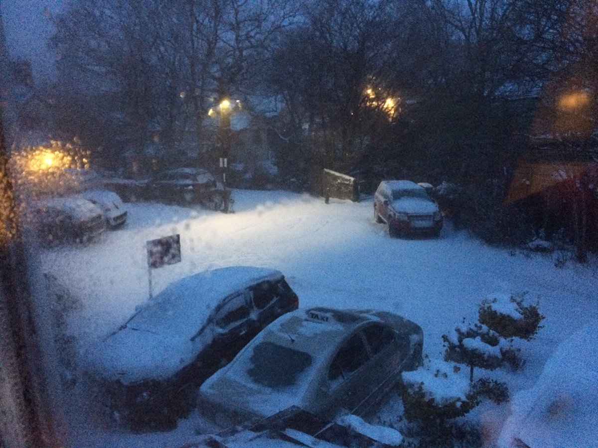 Pleasant yesterday in #Glossop... Not so nice today... Stay safe and warm today everyone #snowday2018 <a href="/TheWhiskyLounge/">The Whisky Lounge</a>