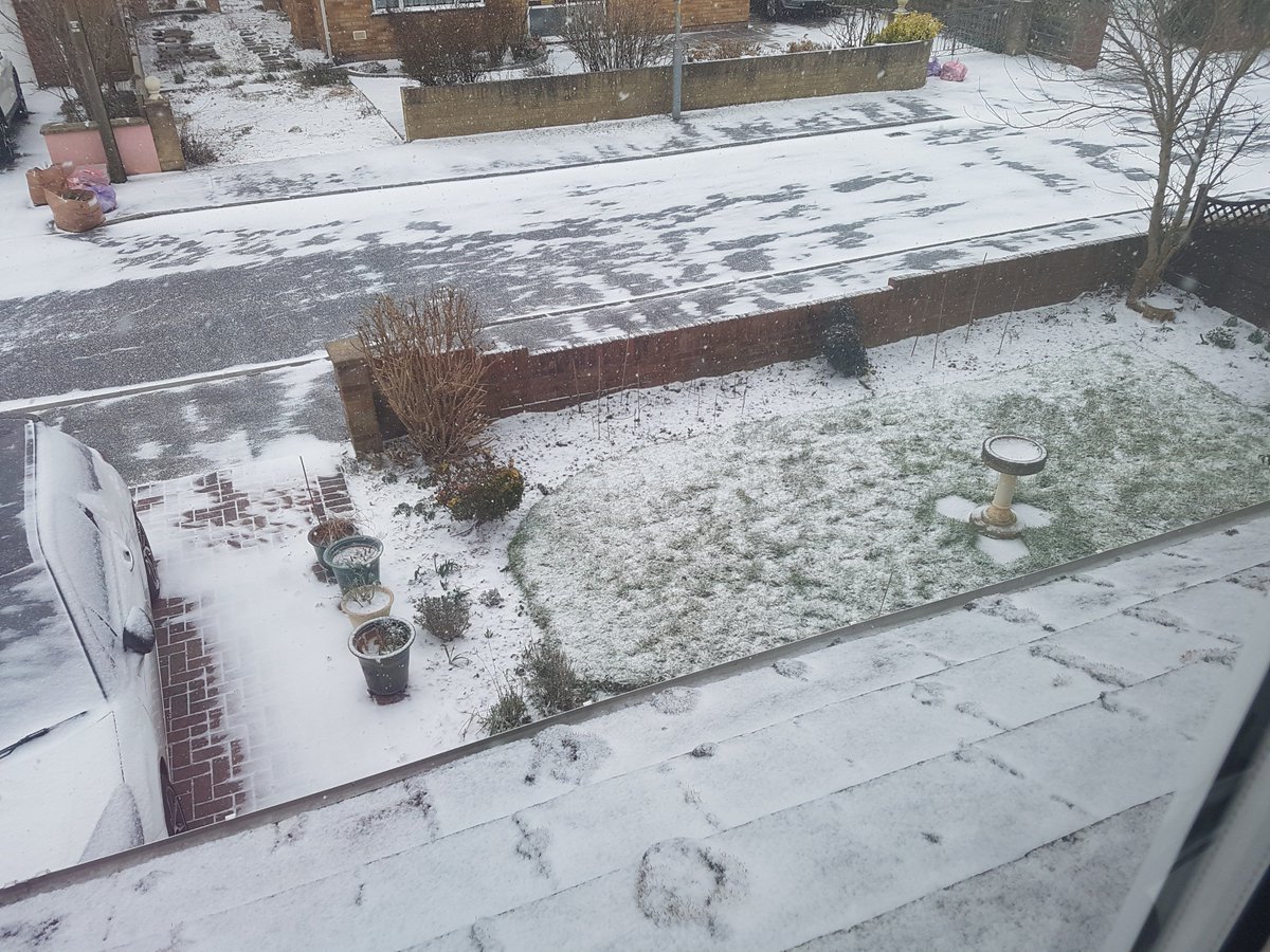 Ooooo it has arrived #uksnow in NP15. 4/10