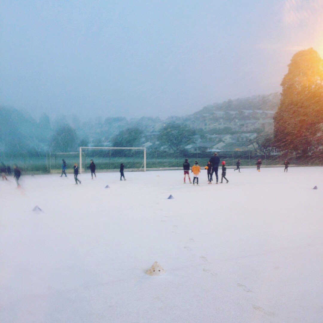 ShearSoccer1's tweet photo. Tuesday Nights session in the Snow! It’s a first for Shear Soccer! Great commitment from the players! #shearsoccer #exetercity #developmentcentre #snow #cold #commitment #football #greatestgameintheworld ❄️⚽️ https://t.co/8XWOmqG6sD