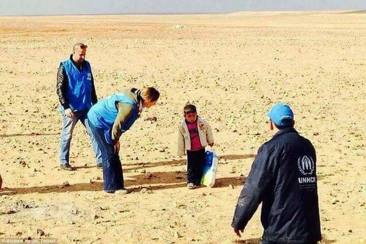 ShahTweets_'s tweet photo. Another heartbreaking pictures from Syrian refuges.. 11 years old Marwan migrated to Jordan alone 😭😭..
#SyriaIsBleeding , #Syria #GenocideSyrianArmy @UN .. https://t.co/bg1aCaHffz