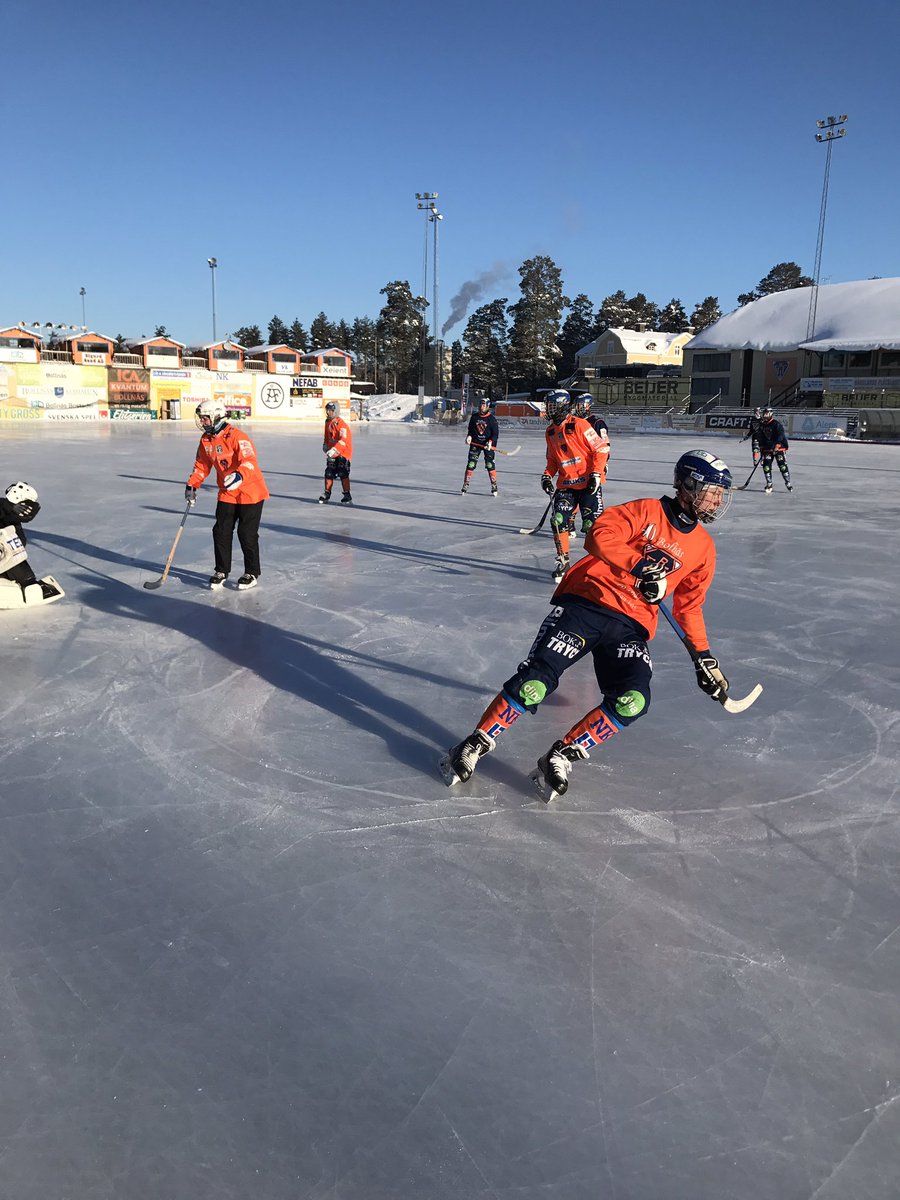 TIGBandy's tweet photo. Tills slut höll inte isen längre. Men bra start för dagen blev det! https://t.co/WBsGtD7lnN