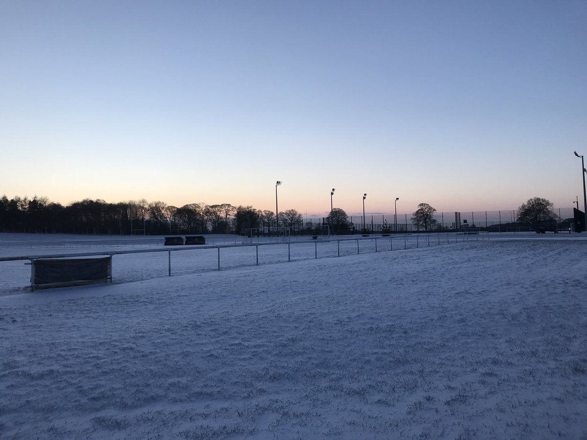 georgiese1's tweet photo. A snowy evening sunset @KeeleUniversity while trying to up my steps #TeamSHAR #stepchallenge @Physio_Keele https://t.co/UCbbfcaNzB