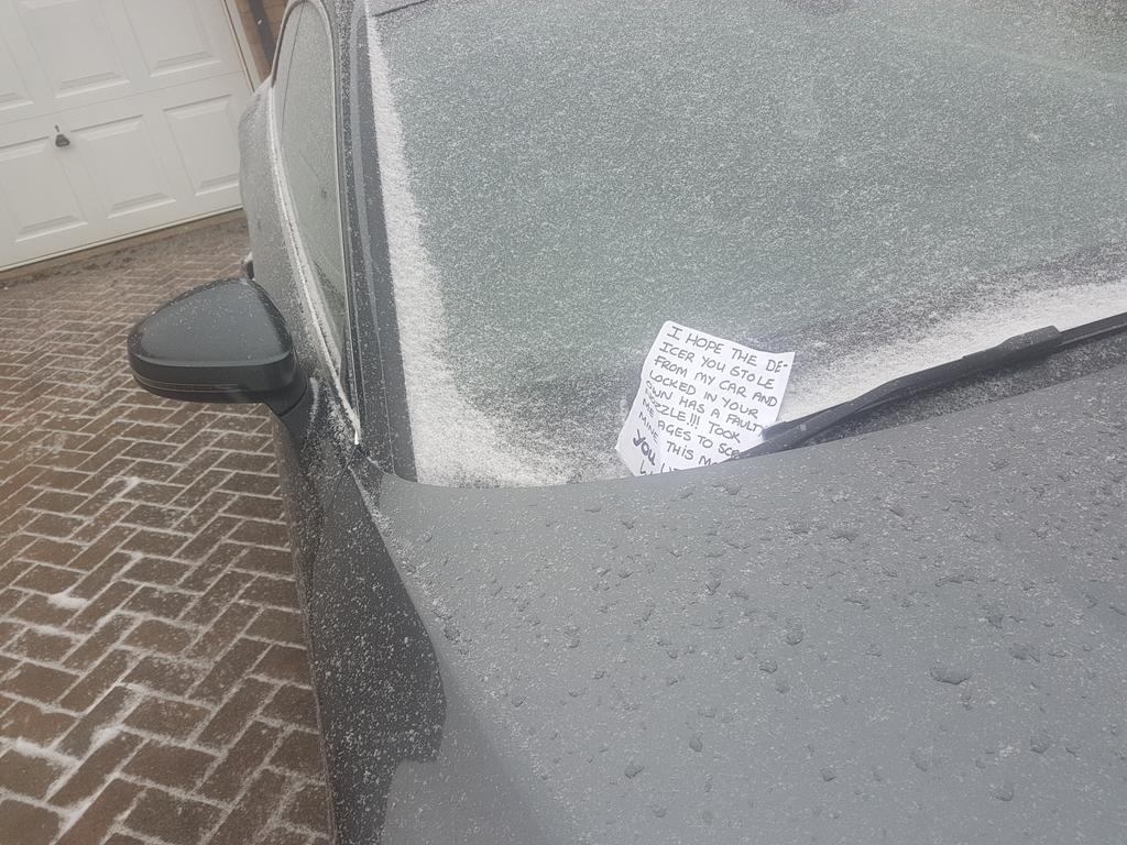 pearlylondon's tweet image. Husband left me a love note on my car this morning. 

#marriedlife