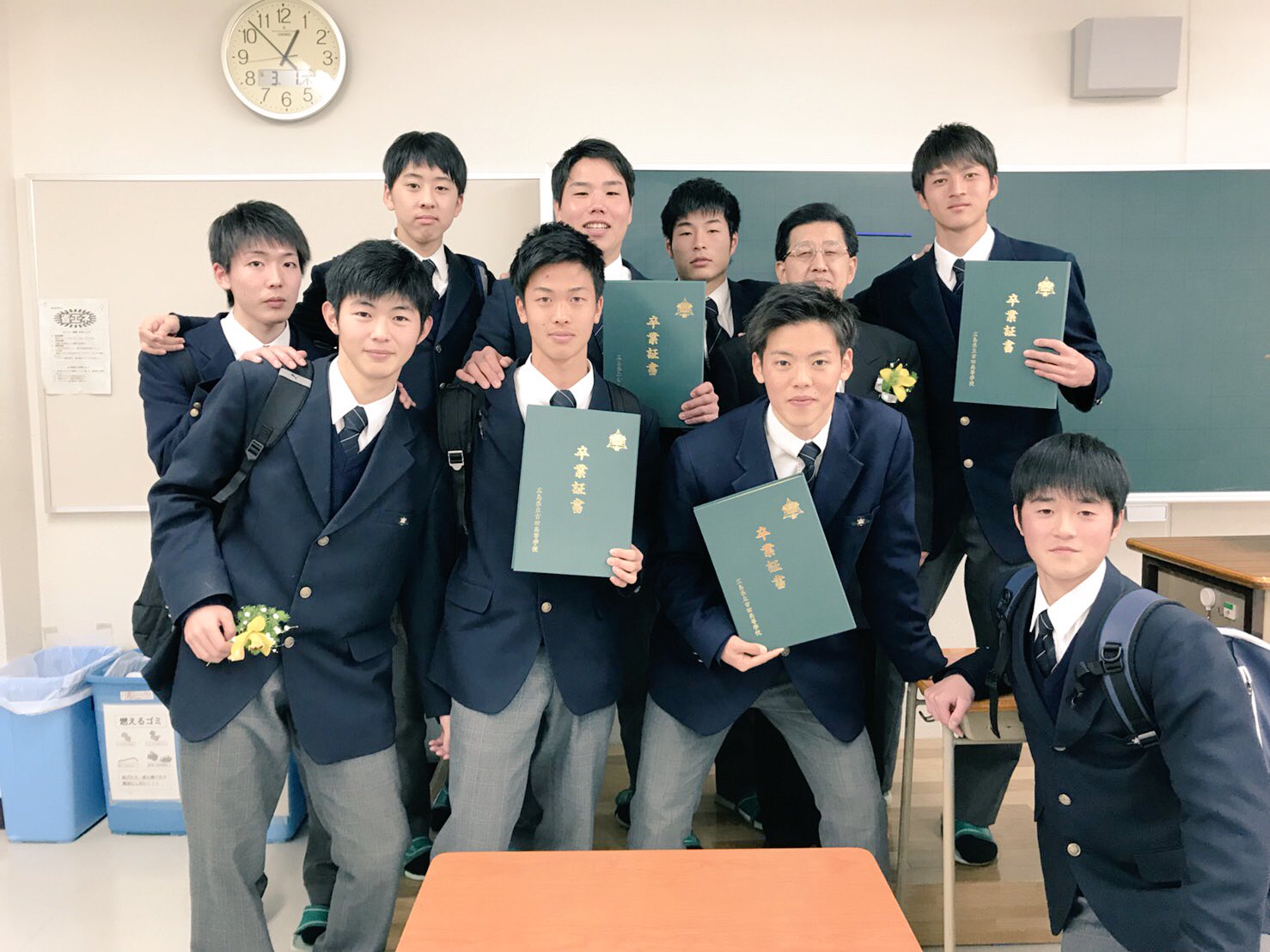 村山勘治 على تويتر サンフレッチェ広島ユース卒団 吉田高校卒業 色んな人に出会い 色んな思い出ができ 感謝しかない三年間 三矢寮で過ごせた時間はとても幸せで大きな財産になりました 同期のみんなには本当に本当に感謝しています ありがとう 村山勘治 على تويتر サンフレッチェ広島ユース卒団 吉田高校卒業 色んな人に出会い 色んな思い出ができ 感謝しかない三年間 三矢寮で過ごせた時間はとても幸せで大きな財産になりました 同期のみんなには本当に本当に感謝しています ありがとう