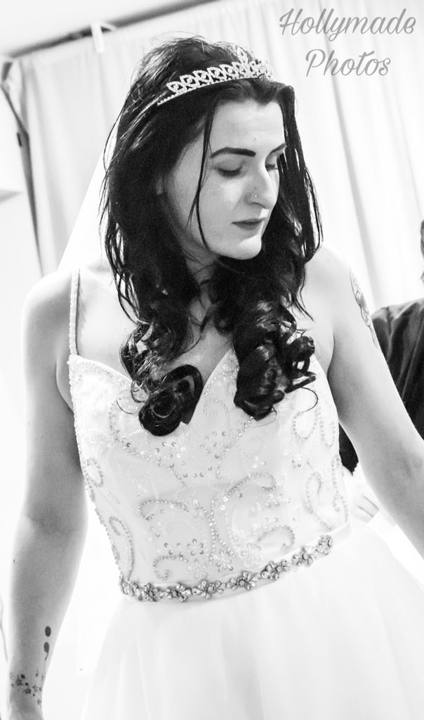 HollyMadeMedia's tweet photo. #weddingdress #photo #weddingphotography https://t.co/aeEXOAZ0AT