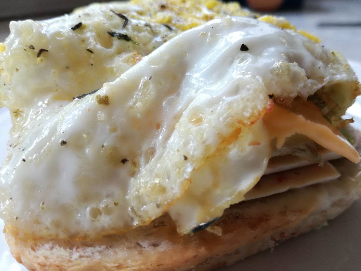 hennymaps's tweet photo. #Thursdaying #Breakfast #OpenSandwitch 👅👌 https://t.co/HjykB7tDr5