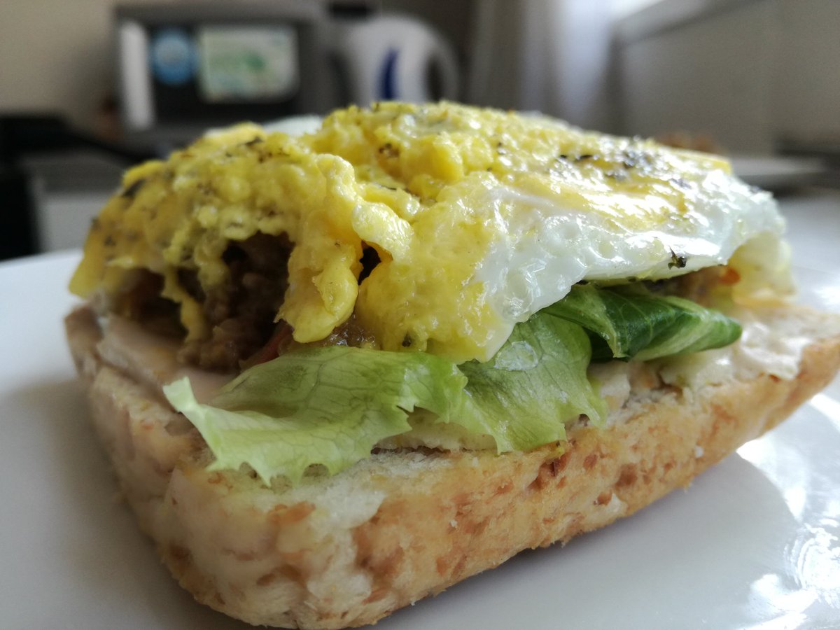 hennymaps's tweet photo. #Thursdaying #Breakfast #OpenSandwitch 👅👌 https://t.co/HjykB7tDr5
