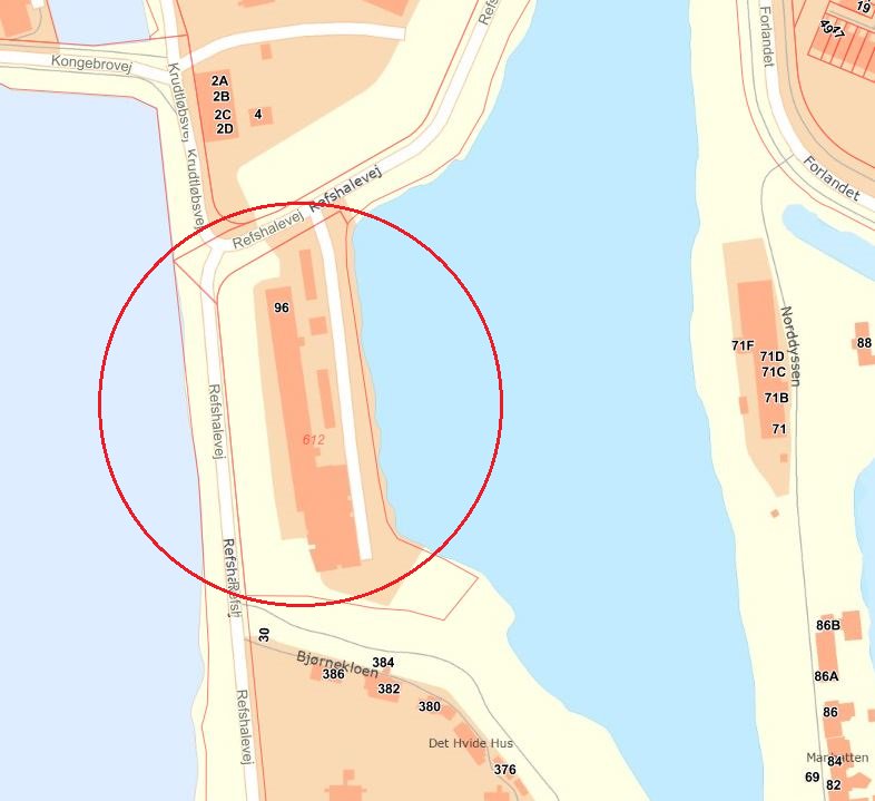 What IS happening? Official national #OpenData map (da: Skærmkort) has been updated with @nomacph buildings finished only 2 weeks ago, while #OSM, #GeoDK and @googlemaps are way behind :-) @SDFEtweet @DKAdresser danmarksadresser.dk/danmarks-adres…