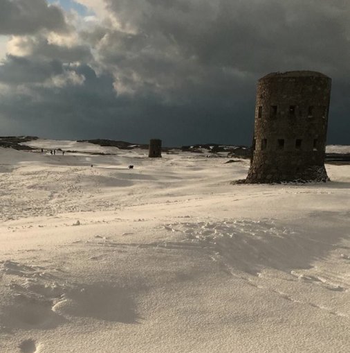 ECSOCGuernsey's tweet photo. Another #SnowDay!
Stay safe, stay inside and apply for #ECSOC2018
All details on our website https://t.co/dcxgAWpX6D
#youthmusic #summermusic #Guernsey #applynow https://t.co/hvjqFTPmA6