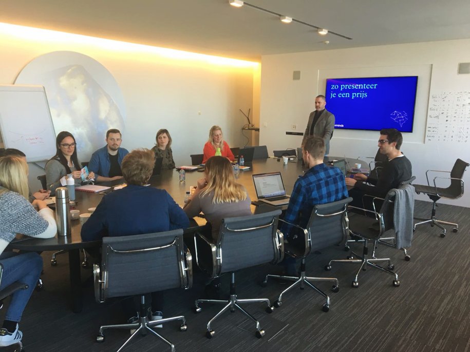 buyerminds's tweet photo. Vorige week gaven we een workshop 'Persuasive Copywriting' bij De Persgroep in Brussel. Good job, good energy! #koud https://t.co/dR2RvwWlWq