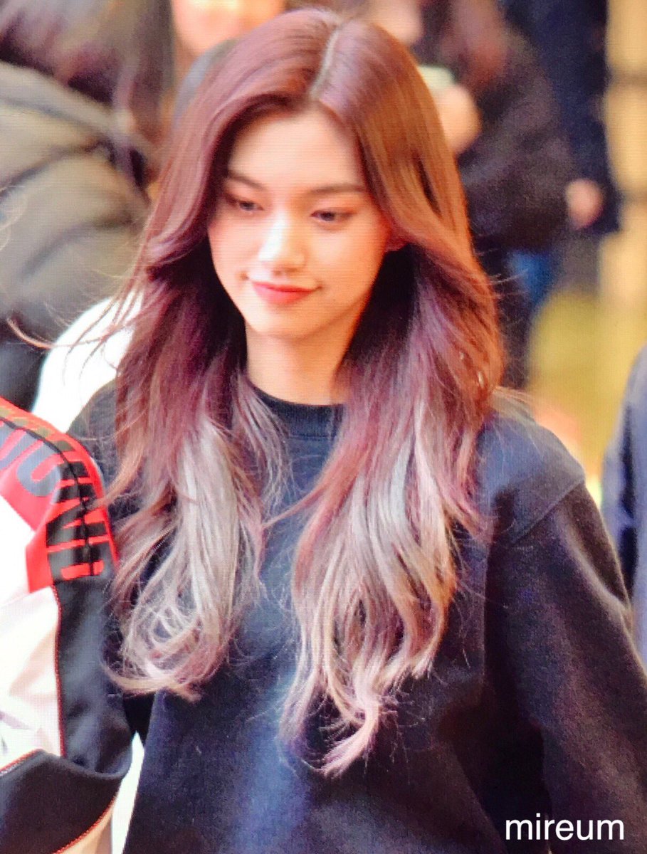 도연 프리뷰.

180301 엠카 로비 #김도연 #위키미키