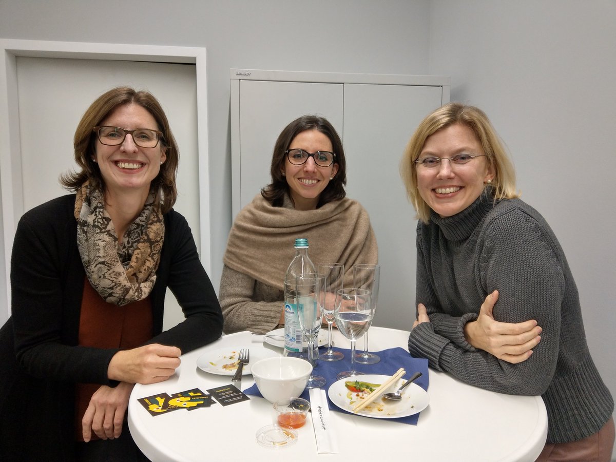 FintechLadies's tweet photo. "Small things can get big pretty soon" - Ausgebucht! Mehr als 20 Ladies folgten gestern der Einladung zum ersten #FTLDeepDive in 2018. Wir waren zu Gast bei @ScalableCapDACH!
#FTLDeepDive #fintechladies #roboadvisor #Finance https://t.co/CxvHF2QvJQ