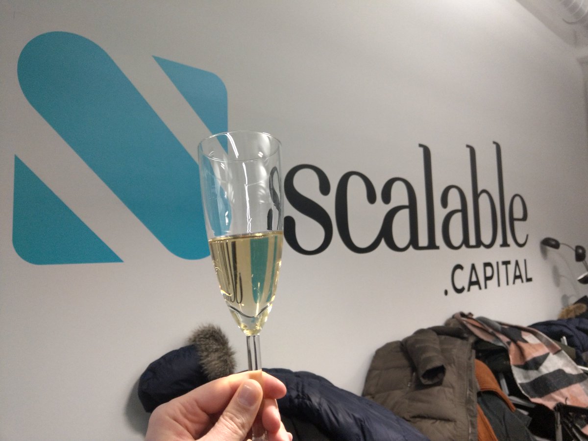 "Small things can get big pretty soon" - Ausgebucht! Mehr als 20 Ladies folgten gestern der Einladung zum ersten #FTLDeepDive in 2018. Wir waren zu Gast bei <a href="/ScalableCapDACH/">Scalable Capital DE</a>!
#FTLDeepDive #fintechladies #roboadvisor #Finance