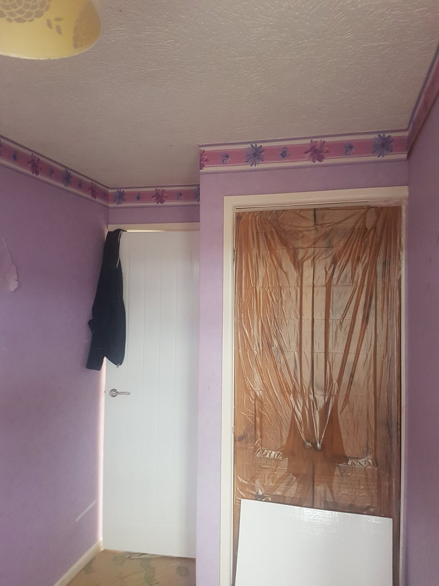iaincherrie's tweet photo. Last week's job. Ceiling and walls stripped then applied @ZinsserUK guards. Lined and emulsioned in @duluxuk white and summer linen. Trim in white satinwood #Stockport #qualitydecorating https://t.co/qj1s7qWeOH