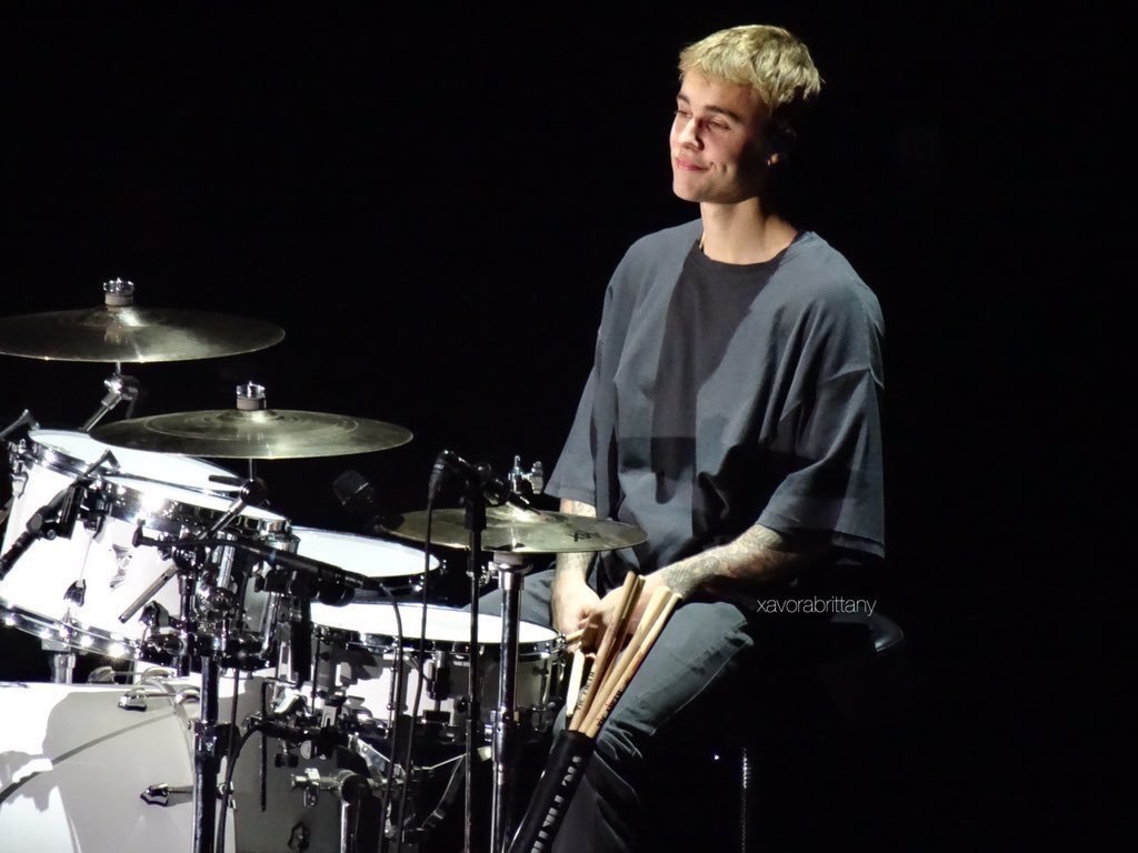 UniaoTeam's tweet photo. Há 24 anos atrás nascia um serzinho iluminado que veio p mostrar que podemos realizar nossos sonhos e dar a volta por cima! Hoje o amor das nossas vidas completa 24 anos! Nós te amamos Justin Bieber ❤️

#HappyBirthdayJustinBieber https://t.co/ijaKFCrh0X