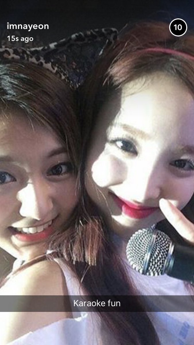 「ɴᴀʏᴇᴏɴ sɴᴀᴘs sᴀɴᴀ」       “𝙽𝚘𝚝 𝙲𝚘𝚘𝚕.”