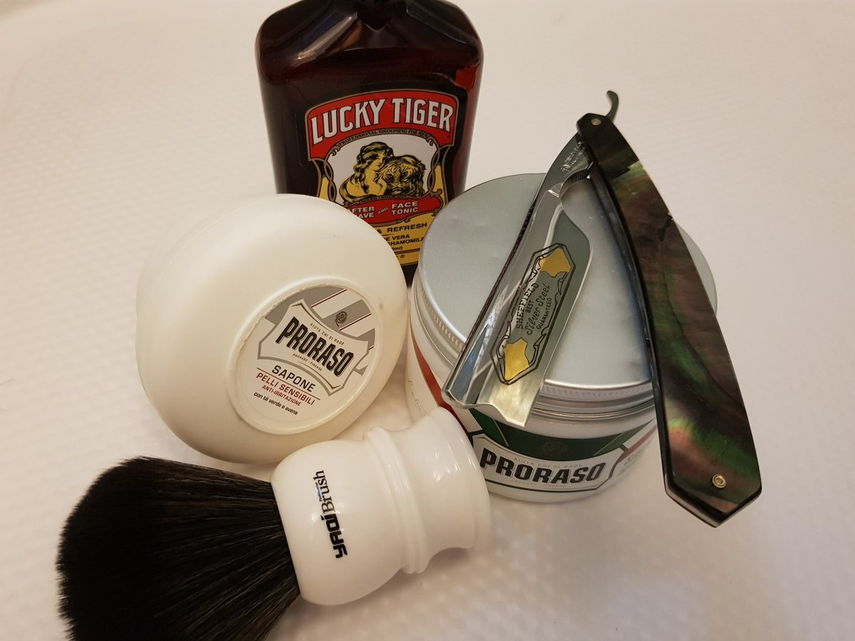 shave7razor's tweet photo. #SOTD #faceshave #straightrazor #ThiersIssard #proraso #Arko #YaqiBrush #luckyTiger #prohibitionStyle #whetshaving #shaving #shave #razor #DE #nice #BBS #love #goatee #Oslo #Norway #wetshaveloyalists #Thursday @shave7razor #shave7razor @whetshaving https://t.co/HrCol2aNUM