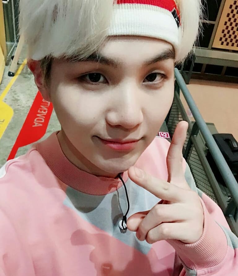 Leetata95_'s tweet photo. #selcaday suga yoongi #RunBTSEp42 😆 looks so sugar 😘😍😍 diabeteskuu 💕
@BTS_twt
#iHeartAwards #BTSARMY #BestFanArmy https://t.co/dX22oQlgAR