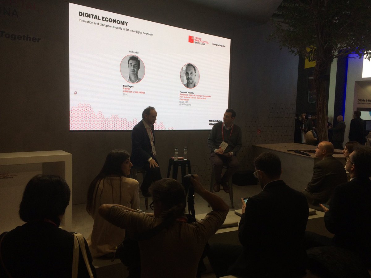 CVC_UAB's tweet image. Dr. Fernando Vilariño (@fervilarino) at #mobiletalks today at #mwc18 talking on #DigitalEconomy @enginyeriauab @UABBarcelona @tic