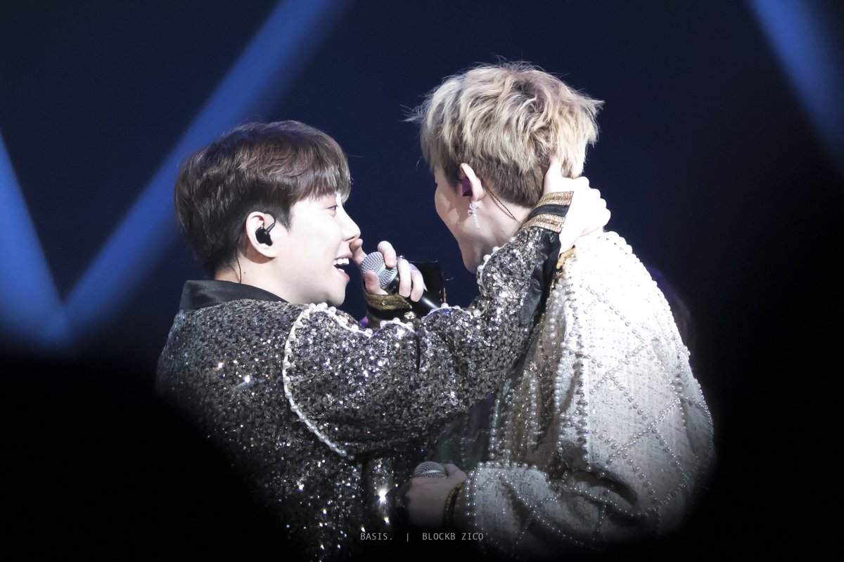 wzc914's tweet photo. 180220 BLOCKBUSTER in JAPAN 도쿄

지경💕

#지코 #ZICO #우지호 #블락비 @ZICO92 https://t.co/10DswGAuQ6
