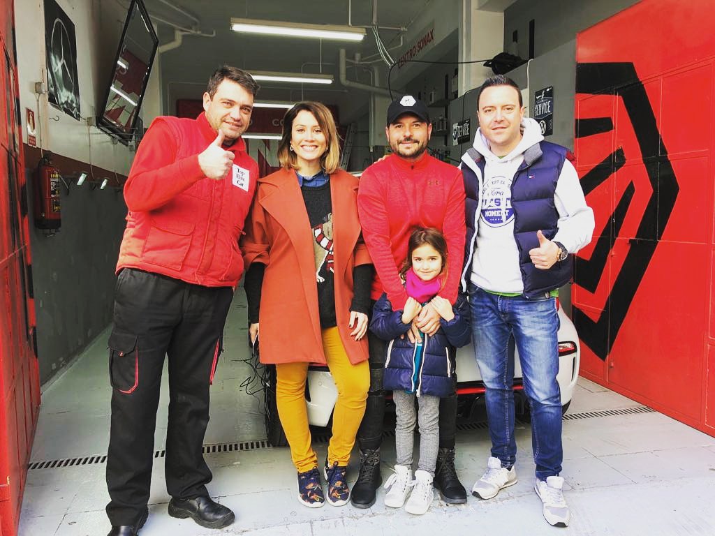 rubenlucasc's tweet photo. La vids no tiene sentido sin un desafio. Cada uno en su sector tienes que buscar tú desafío #topelite #limpiezaintegral #limpiezaextrema #abarth #cuidadetucoche #puntatacon #entrevista #buenasamistades #trabajoperfecto #espiritulasvegas #sonriequelavidavuela https://t.co/G5Gh8wTlHv