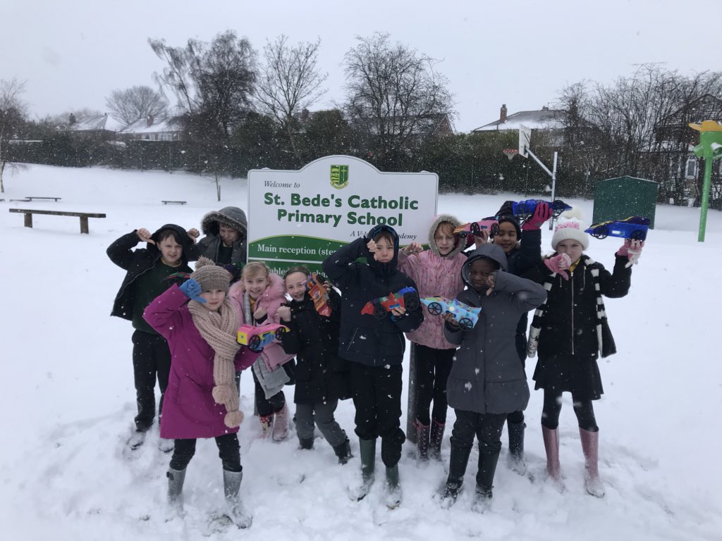 Gavin_Sharp_73's tweet photo. Ain’t no @BLOODHOUND_Edu racing today as planned. But we do love the snow @stbedes_roth @BLOODHOUND_SSC #secondweekinarow https://t.co/qHVdGiwlAZ