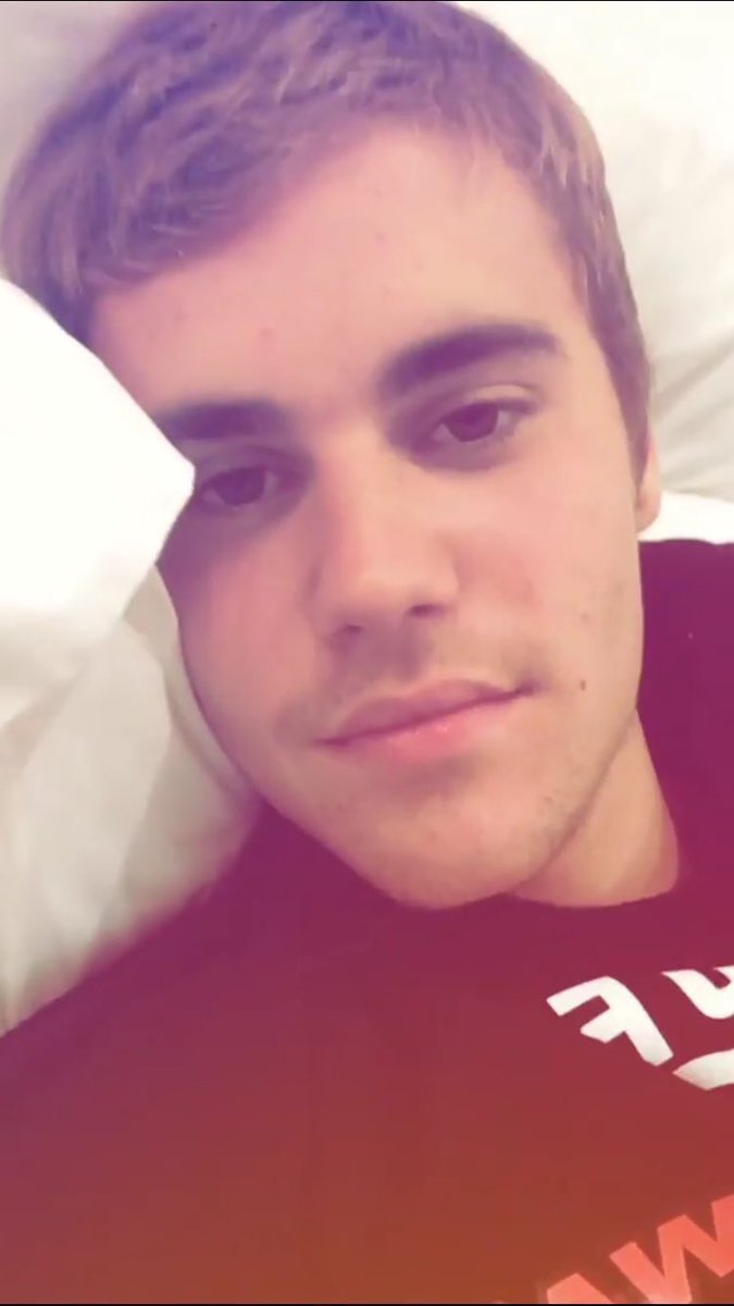 navilaruel's tweet photo. 24 anos que esse homenzinho veio ao mundo pra nos encher de amor e nos mostrar que o mundo pode nos derrubar, mas Deus nos reergue! We love u, my love ❤️😭💜

@justinbieber  #HappyBirthdayJustinBieber https://t.co/JXbX8t9wDd