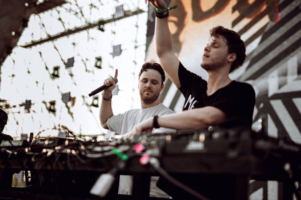 stmpdrcrds's tweet photo. .@DubVisionMusic and @raidenmusic are dropping their new tune tomorrow! Pre-save #KeepMyLightOn: https://t.co/ZoVKlbDk36 https://t.co/PlCEE5V6CQ