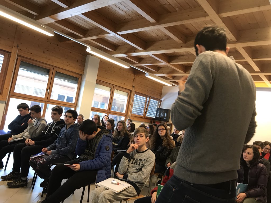 EdisonGen's tweet photo. Insieme a @thefablab_ e @temporelli73 e la scuola di Novate Mezzola parte l’hackathon su come valorizzare il sentiero del #tracciolino con #tecnologia #Arduino #stampa3d #sostenibilita #innovazione #scuola #energiasostenibile #imprenditorialitá @Edison4Gov https://t.co/4AUJADWuqi