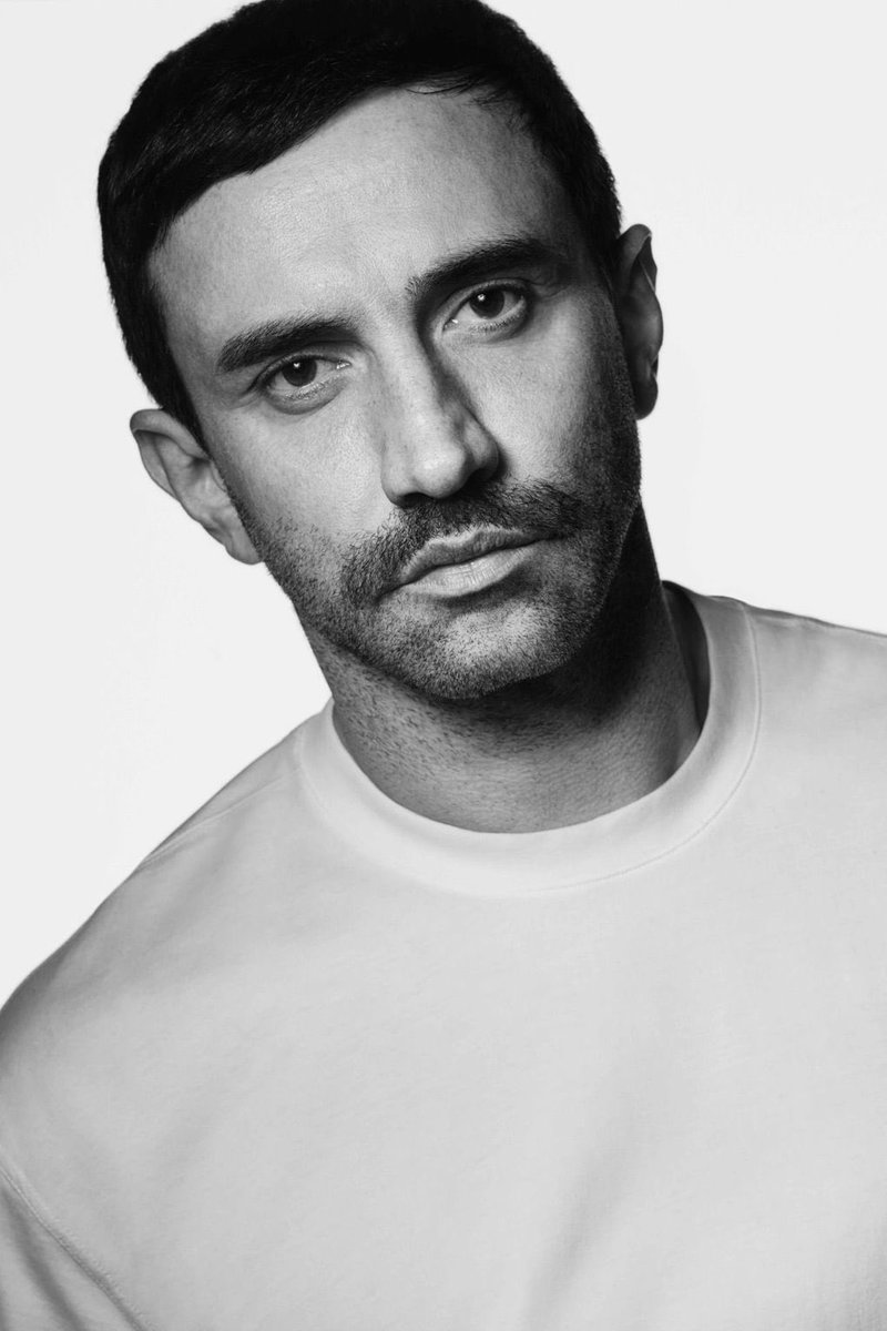 Congratulations to @ricardotisci on being appointed as Chief Creative Director at <a href="/Burberry/">Burberry</a> 👏