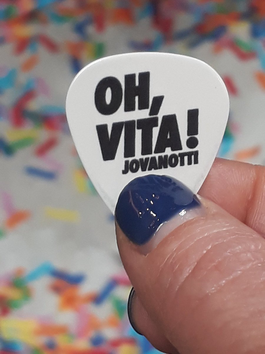 Semmyeah's tweet photo. Grazieeeeee ❤ #ohvita #plettromagico #chequisifalastoria #data12 #civediamoingiro #jova30elode https://t.co/sOuubq2EAs