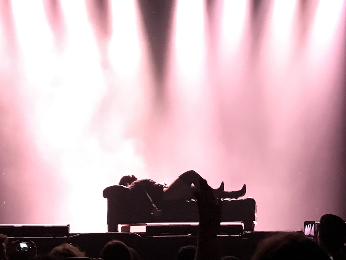 tiffanyveiga4's tweet photo. So this happened... #7thRow #TellMeYouLoveMeTour https://t.co/k4LK3m8d5c