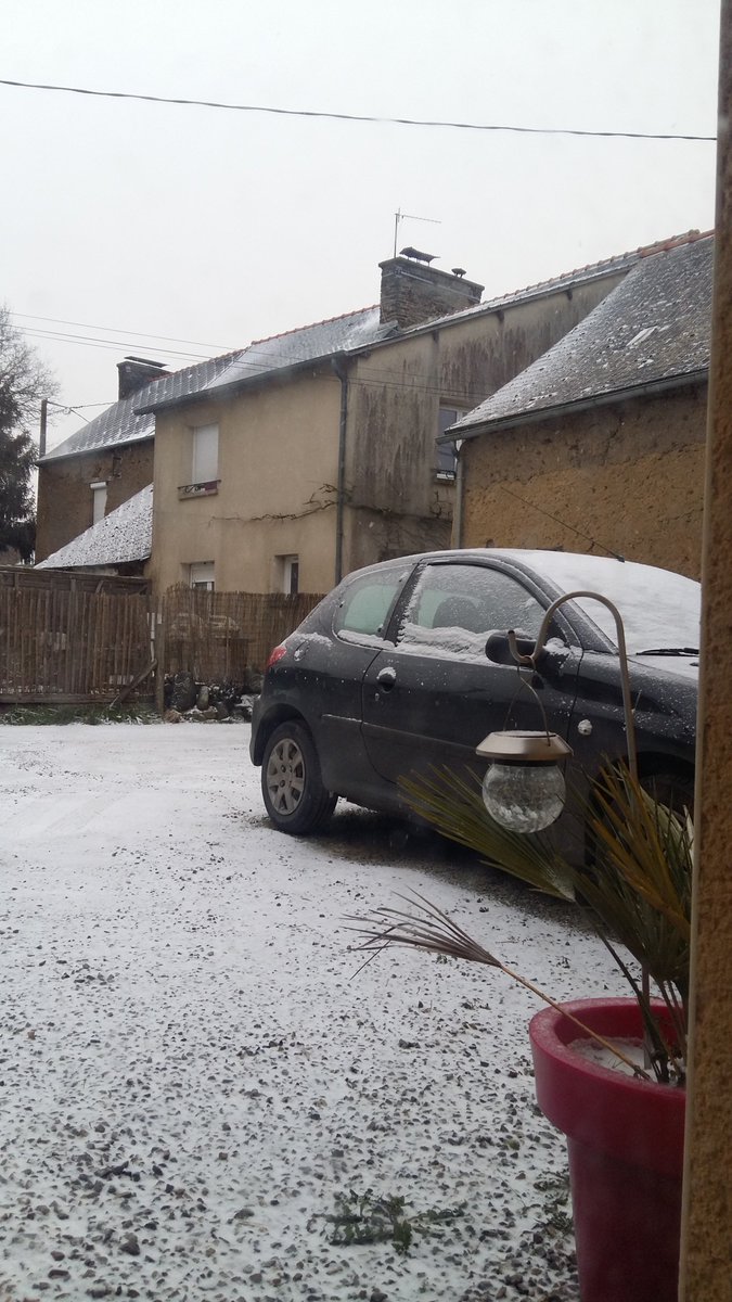 #neige ❄️ Des paysages empreints à l'inspiration ! 
L'équipe du Studio se met en mode #teletravail et développe ses sens &amp; sa créativité dans un nouvel environnement de #travail
👉 Objectif : Réfléchir différemment à des sujets de fond
#homeworking #Reflexion #Rennes #SaintMalo