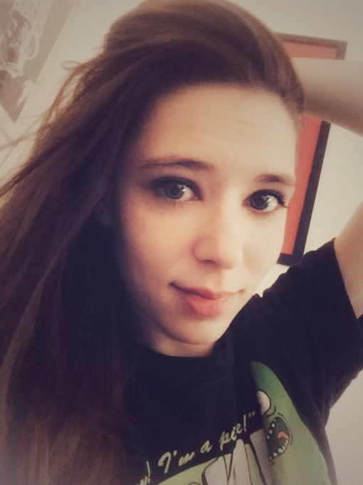 Fenixlynn’s pics and videos