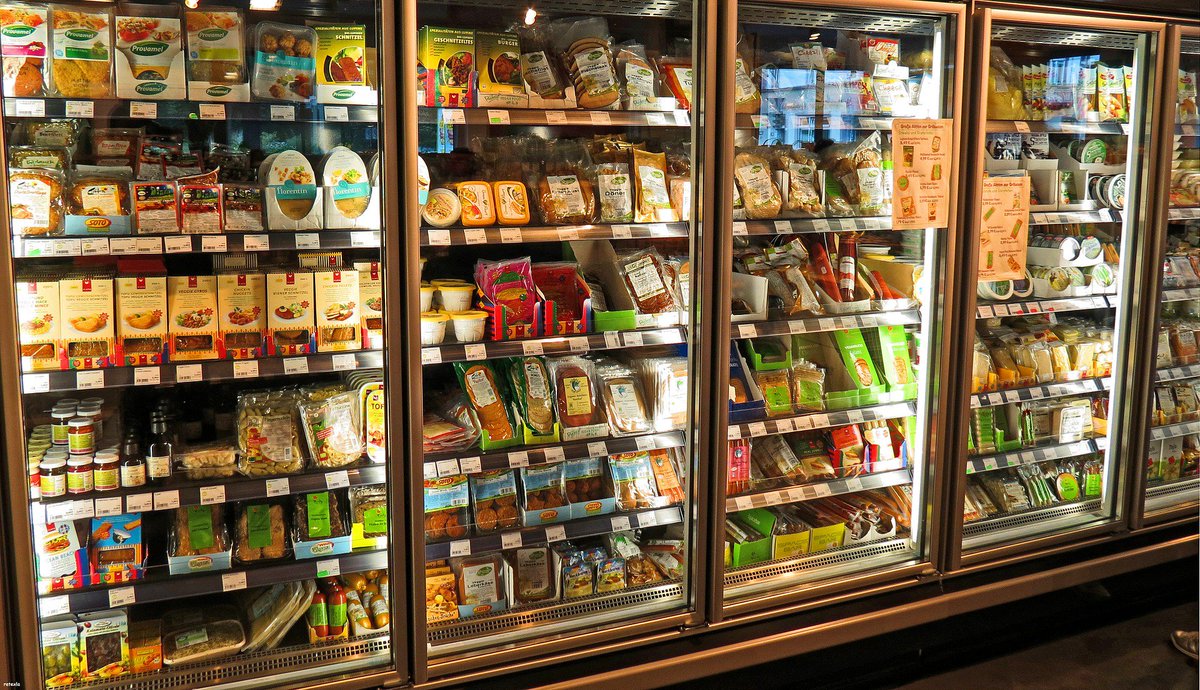 UNIDO's tweet photo. Traditional #HFC refrigerant systems contribute to #globalwarming &amp; #ozonelayer depletion. 
Together w/ @MoENVJo we implemented one of the most #energyefficient &amp; #climatefriendly refrigeration #tech for the retail sector in #Jordan! https://t.co/R9YFIoGqdI #SDG9 #HFCphasedown https://t.co/LLVuz1TuWO