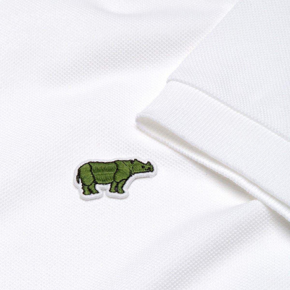lacriaturacreat's tweet photo. Lacoste sustituye el cocodrilo de su logo por otras especies en peligro de extinción >>> https://t.co/TPm9NQcI1K https://t.co/EQRHAd2YbX