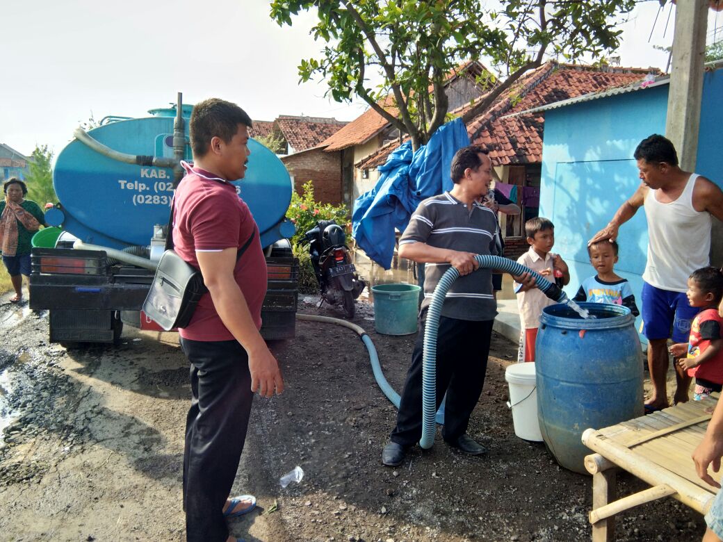 Bantuan Air Bersih 14 Tengki Untuk Korban Banjir Losari