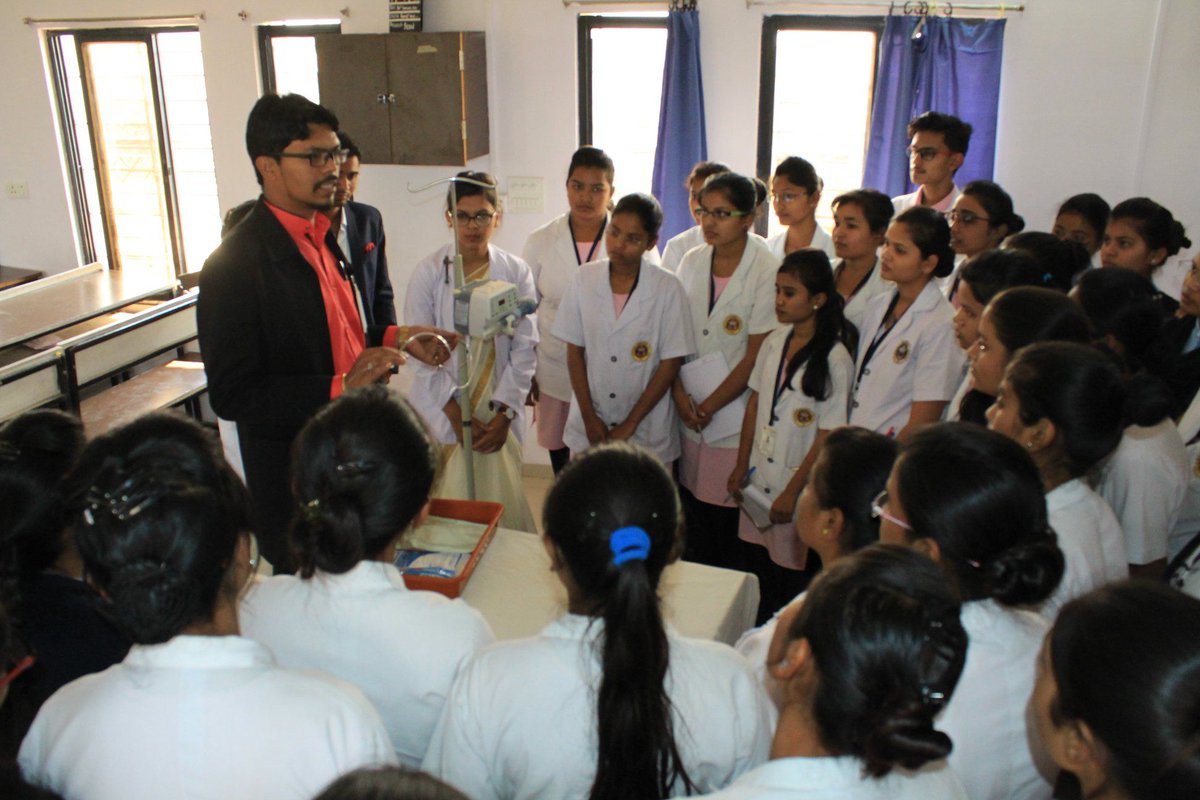 Suretechnursing's tweet photo. Practical training sessions from the workshop. #Suretechcollegeofnursing https://t.co/uTUS1lVMcD