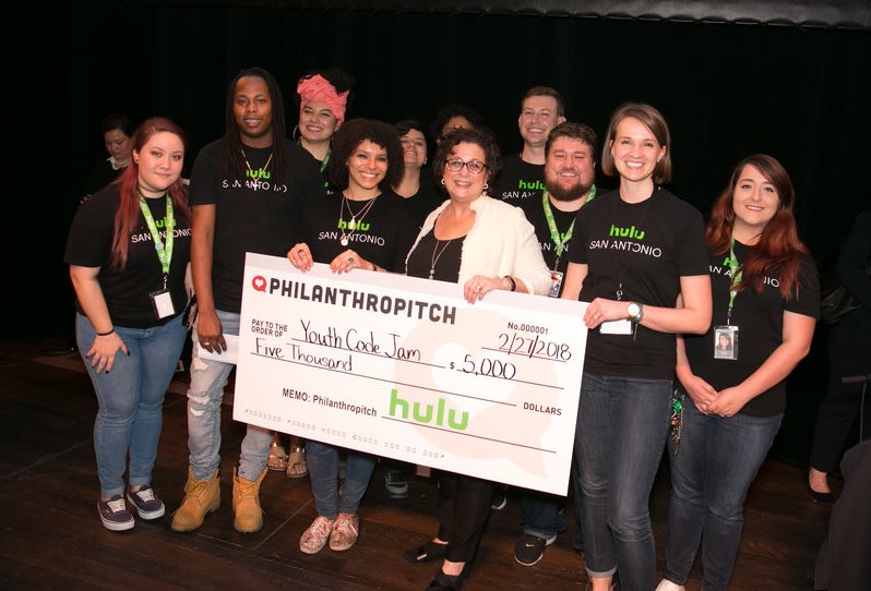 JLeighSaucedo's tweet photo. Tuesday evening @pitch4good the new #HuluSanAntonio team contributed $$ to local non profits. #BeyondJobs #CorporateCitizens #Momentum
This is what our #SAEDF work is all about!! #TeamSA 🙌🏼 💚 https://t.co/1xEIh2aDSb https://t.co/9NQ9u3PL8v
