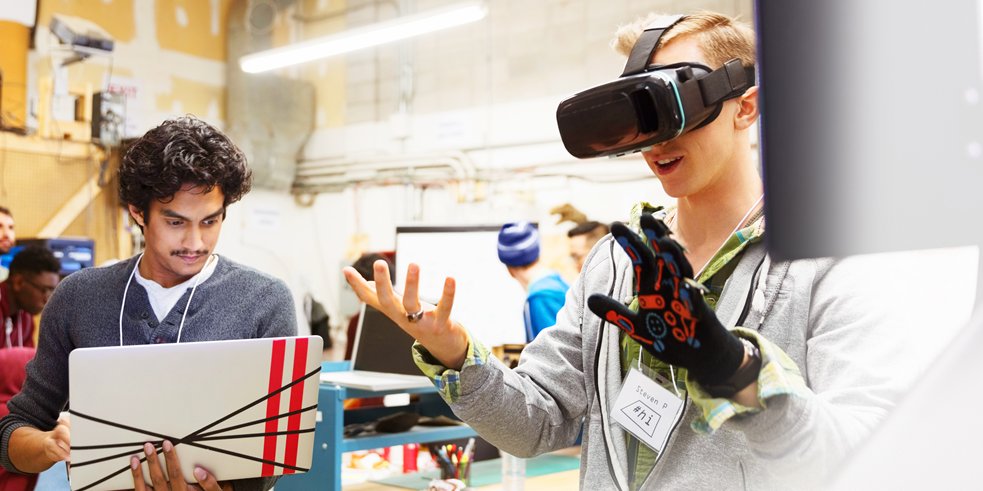 oraclemidsize's tweet image. #IoT changes the game for the #JobIndustry. Discover 3 main skills @TechRepublic advises to focus on: ora.cl/9HB5X