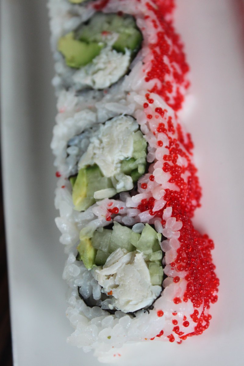 TenPrime's tweet photo. There is no better way to start your Thirsty Thursday. Half off sushi & bar menu from 3-6! #TenPrime #SteakAndSushi #PVD #CaliforniaRoll https://t.co/O63XBl4rOL