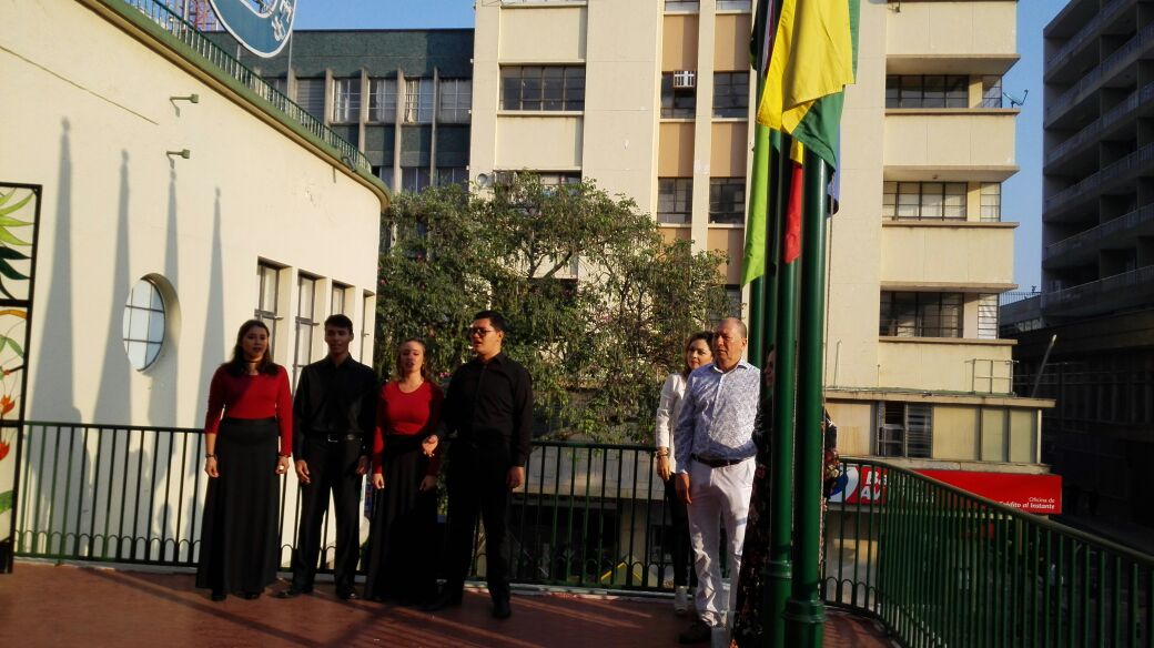 UIS's tweet photo. #UIS70Años Con la interpretación de los himnos en la izada de banderas, la sede UIS Bucarica se vincula a la conmemoración de los 70 años de vida institucional de la Universidad Industrial de Santander. https://t.co/Tdqio8lBqb